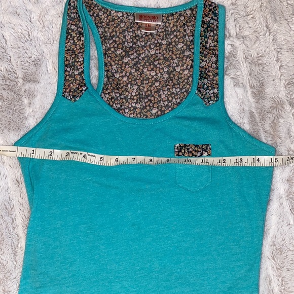 Mossimo tank top - Picture 4 of 4